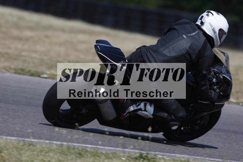 /Archiv-2023/28 05.06.2023 Moto Club Anneau du Rhin/vert-medium/10